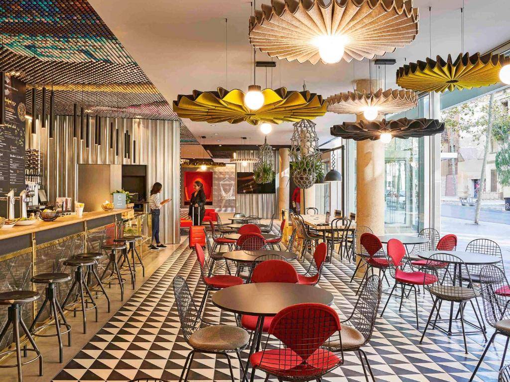 IBIS BARCELONA PZA GLORIES 22 2★