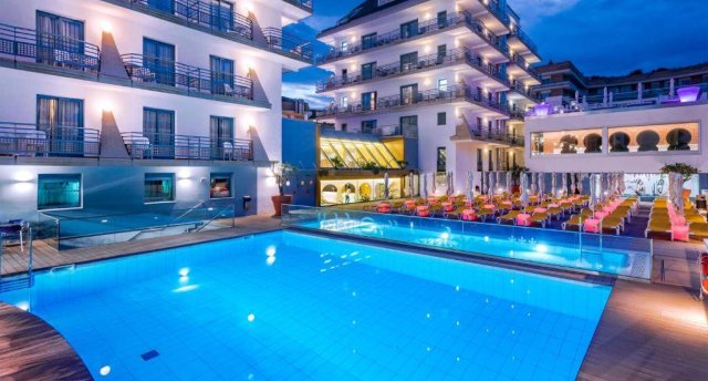 ALHAMBRA HOTEL 3★