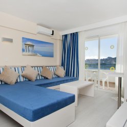 GLOBALES VERDEMAR APARTMENTS 3 ★