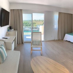 BLAU PUNTA REINA JUNIOR SUITES RESORT 4 ★
