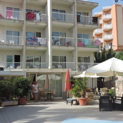 RESIDENCIA SUTIMAR HOSTAL 3★