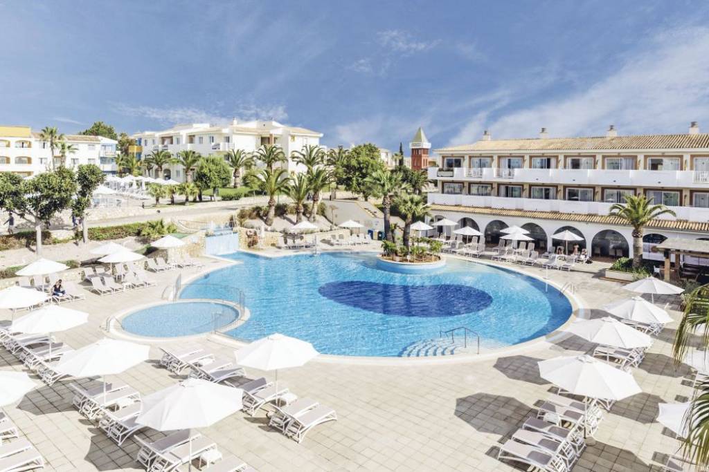 BLAU PUNTA REINA JUNIOR SUITES RESORT 4 ★