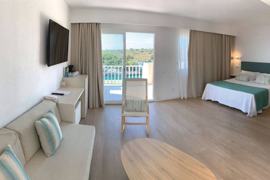 BLAU PUNTA REINA JUNIOR SUITES RESORT 4 ★