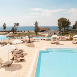 PORTO CARRAS MELITON HOTEL 5 ★-_