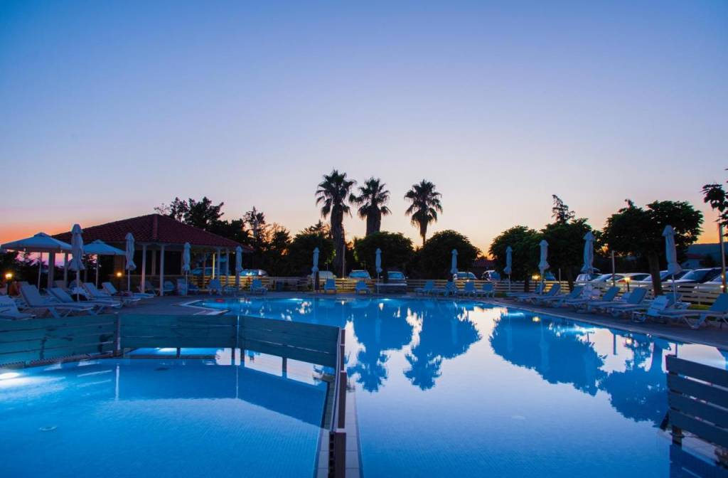 ACROTEL LILY ANN VILLAGE HOTEL 3 ★-_