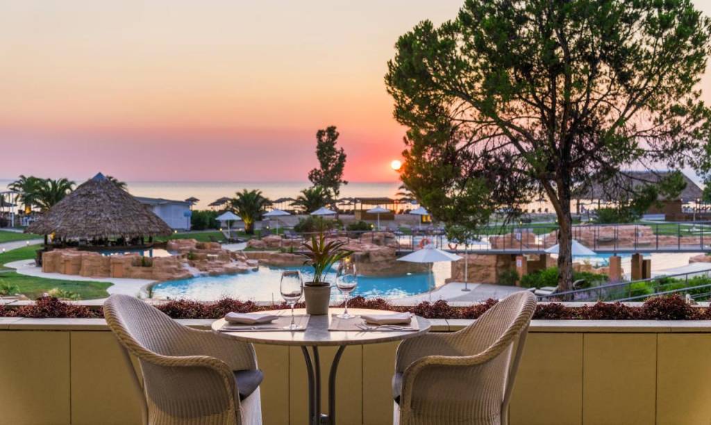 PORTO CARRAS MELITON HOTEL 5 ★-_