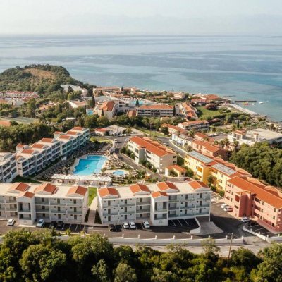 ROBOLLA BEACH APARTHOTEL 4★