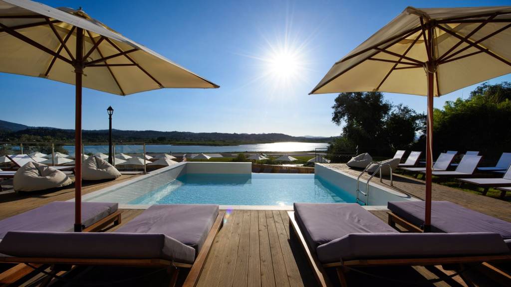 THE ROYAL GRAND HOTEL 3★