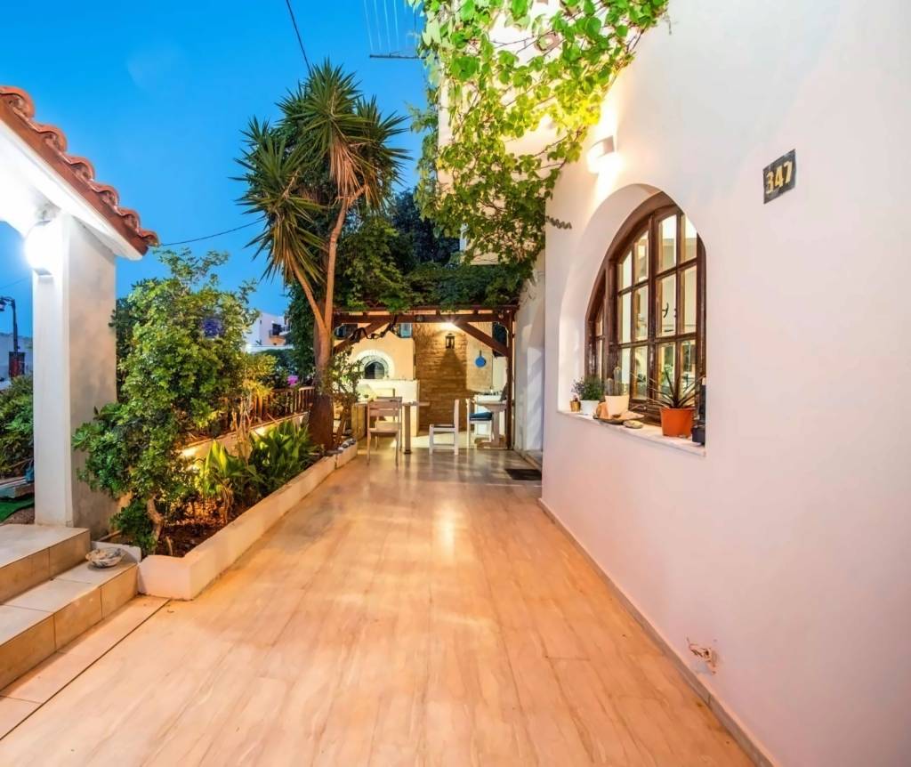 ALEXANDRA RESORT APARTMENTS 3★