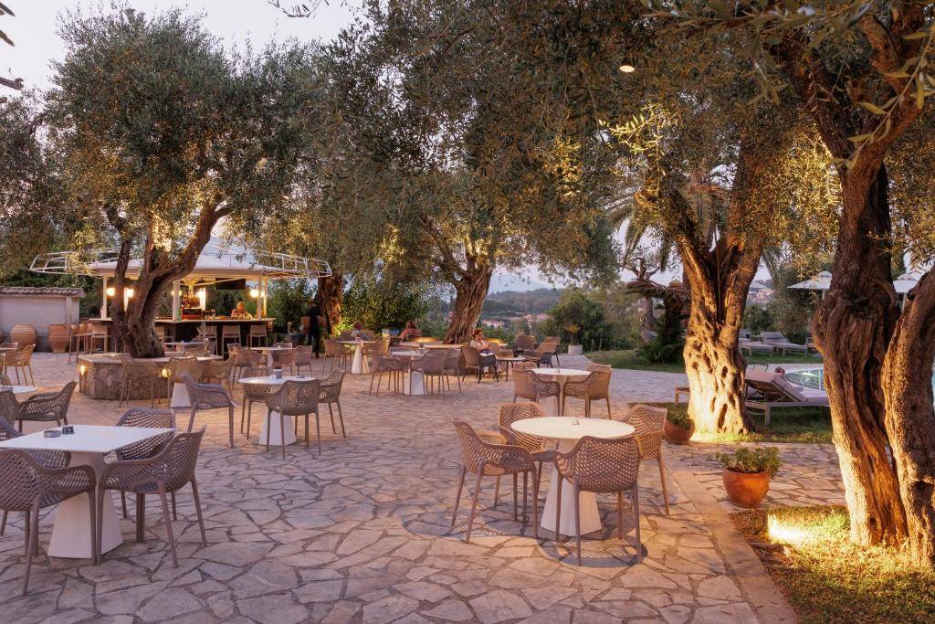 PARADISE HOTEL CORFU 3★