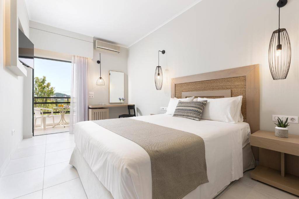 PARADISE HOTEL CORFU 3★