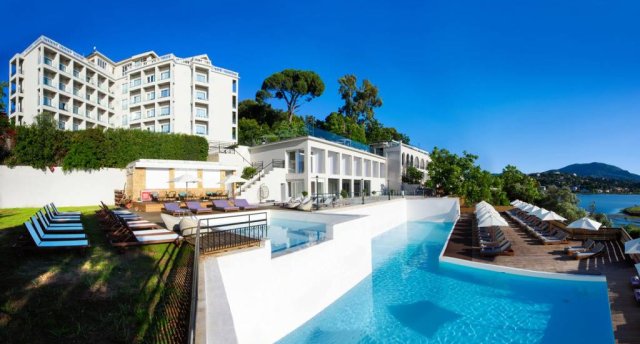 THE ROYAL GRAND HOTEL 3★