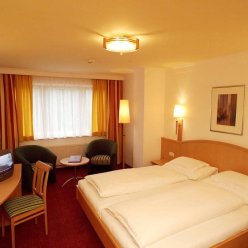 DER SCHUETTHOF HOTEL (ZELL AM SEE) 3★