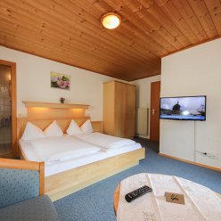 WILHELMINA PENSION (ZELL AM SEE) 3★ (netālu no pacēlāja)