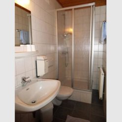 WILHELMINA PENSION (ZELL AM SEE) 3★ (netālu no pacēlāja)