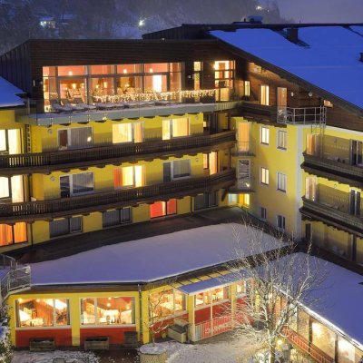 DER SCHUETTHOF HOTEL (ZELL AM SEE) 3★