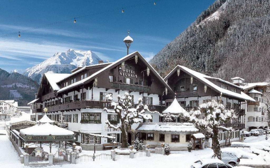 NEUHAUS ALPENDOMIZIL (MAYRHOFEN) 4 ★