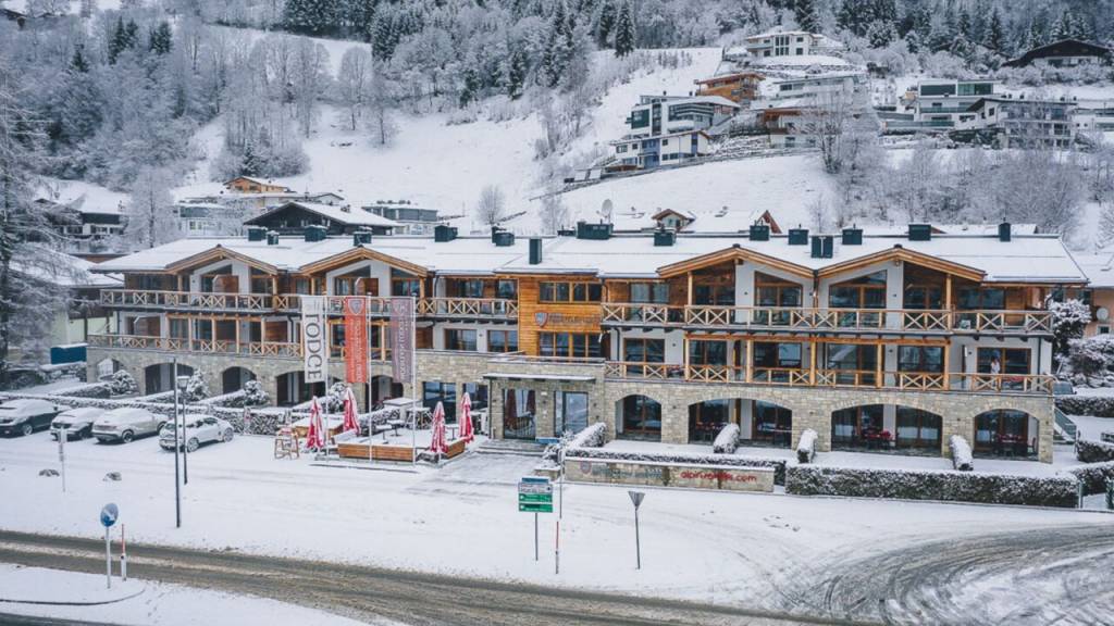 AVENIDA MOUNTAIN LODGES (KAPRUN) 4★