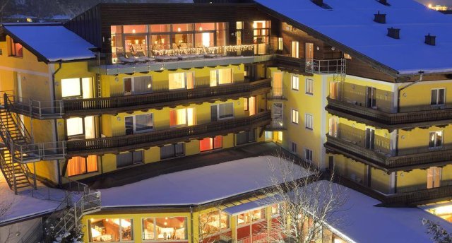 DER SCHUETTHOF HOTEL (ZELL AM SEE) 3★
