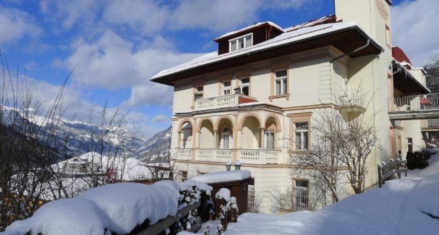 VILLA EXCELSIOR HOTEL & KURHAUS 3★