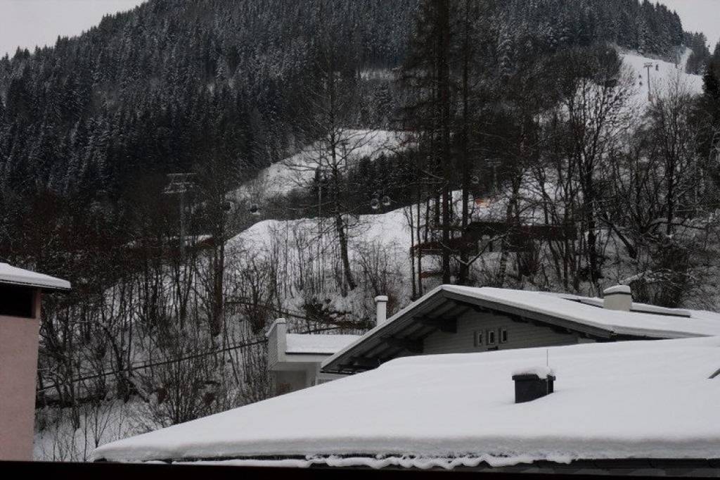 WILHELMINA PENSION (ZELL AM SEE) 3★ (netālu no pacēlāja)