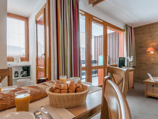 RESIDENCE LES CHALETS DES AROLLES 3★ (netālu no pacēlāja)