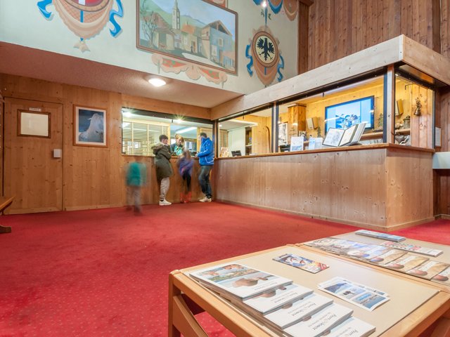 RESIDENCE LES CHALETS DES AROLLES 3★ (netālu no pacēlāja)