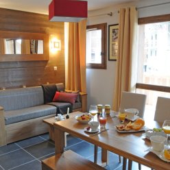 RESIDENCE LAGRANGE PRESTIGE LES CHALETS EDELWEISS 4★  