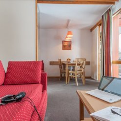 RESIDENCE LES CHALETS DES AROLLES 3★ (netālu no pacēlāja)