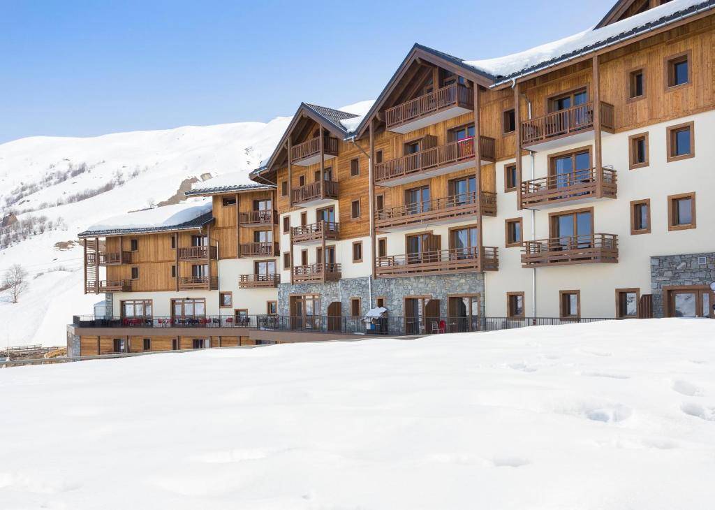 RESIDENCE CLUB MMV LE COEUR DES LOGES 4★