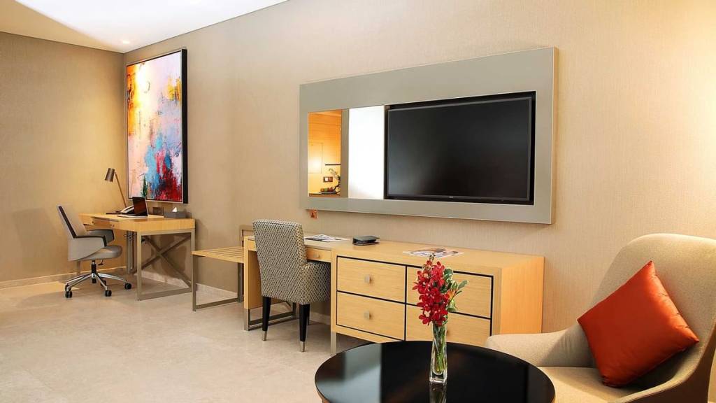 GRAND COSMOPOLITAN HOTEL 5★