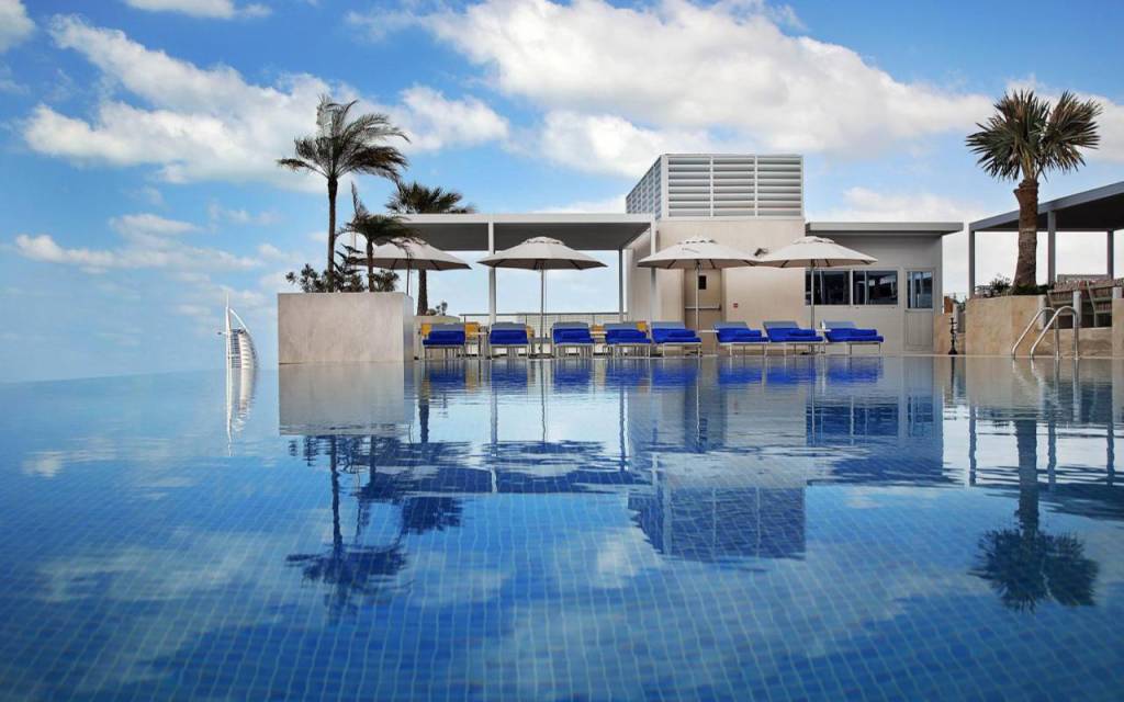 GRAND COSMOPOLITAN HOTEL 5★