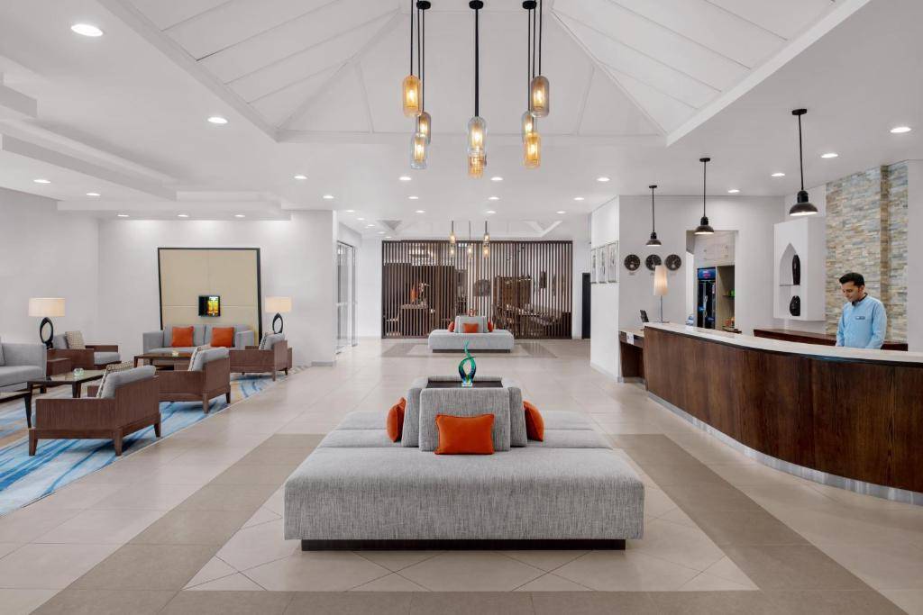 HOLIDAY INN EXPRESS DUBAI, SAFA PARK 3★