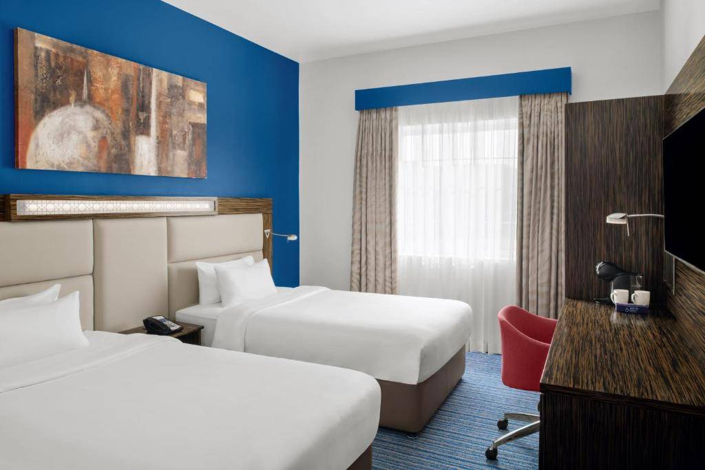 HOLIDAY INN EXPRESS DUBAI, SAFA PARK 3★