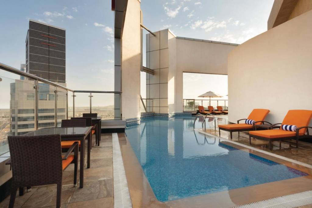 RAMADA BY WYNDHAM ABU DHABI CORNICHE 4★