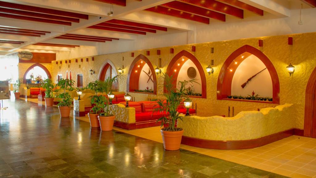 LOU LOU A BEACH RESORT 3★