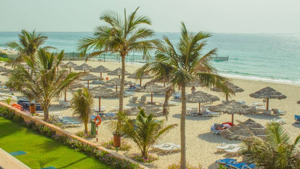 LOU LOU A BEACH RESORT 3★