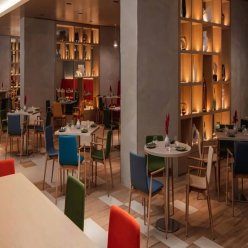 HOLIDAY INN & SUITES DUBAI SCIENCE PARK AL BARSHA 4★