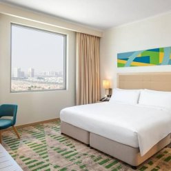 HOLIDAY INN & SUITES DUBAI SCIENCE PARK AL BARSHA 4★