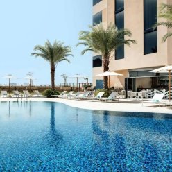 HOLIDAY INN & SUITES DUBAI SCIENCE PARK AL BARSHA 4★