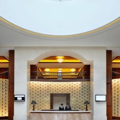 CROWNE PLAZA DUBAI JUMEIRAH 5 ★-_