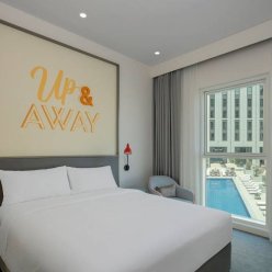 ROVE AT THE PARK 3★