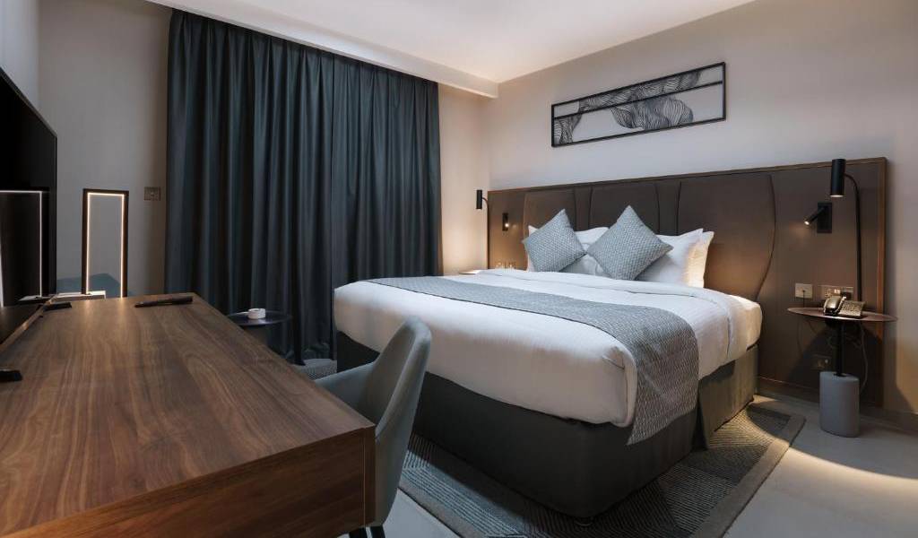 HOTEL HOLIDAY INTERNATIONAL SHARJAH 4★