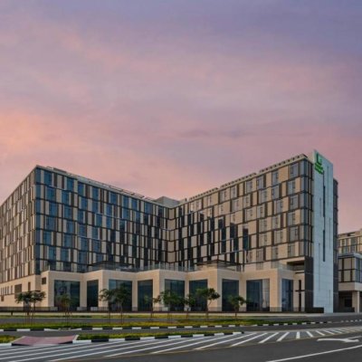 HOLIDAY INN DUBAI AL MAKTOUM AIRPORT 4 ★
