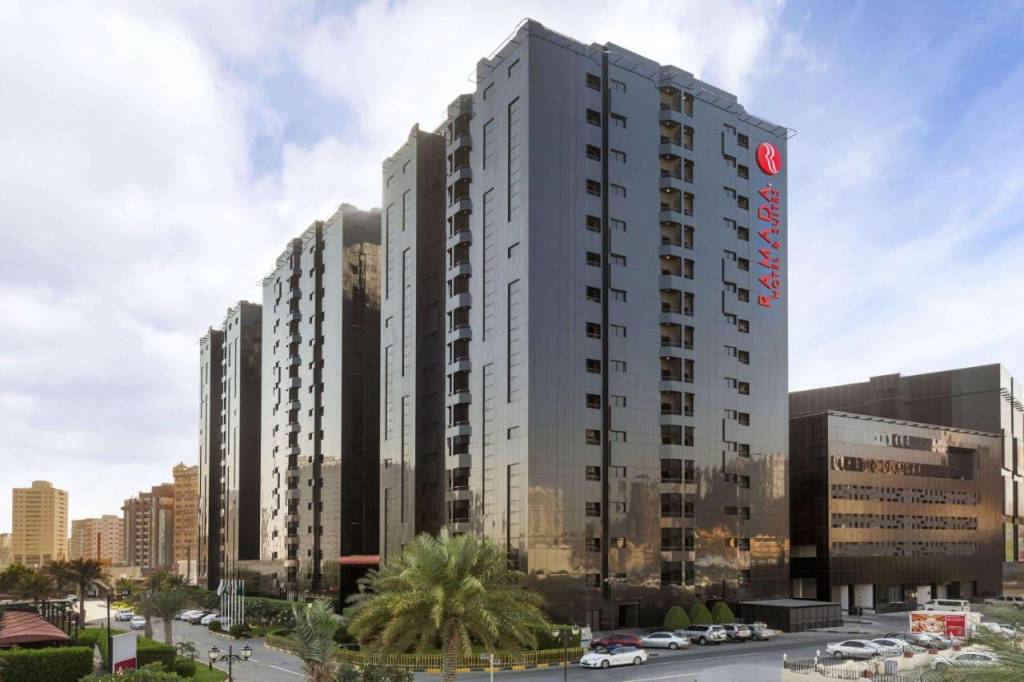 RAMADA HOTEL & SUITES AJMAN 4★