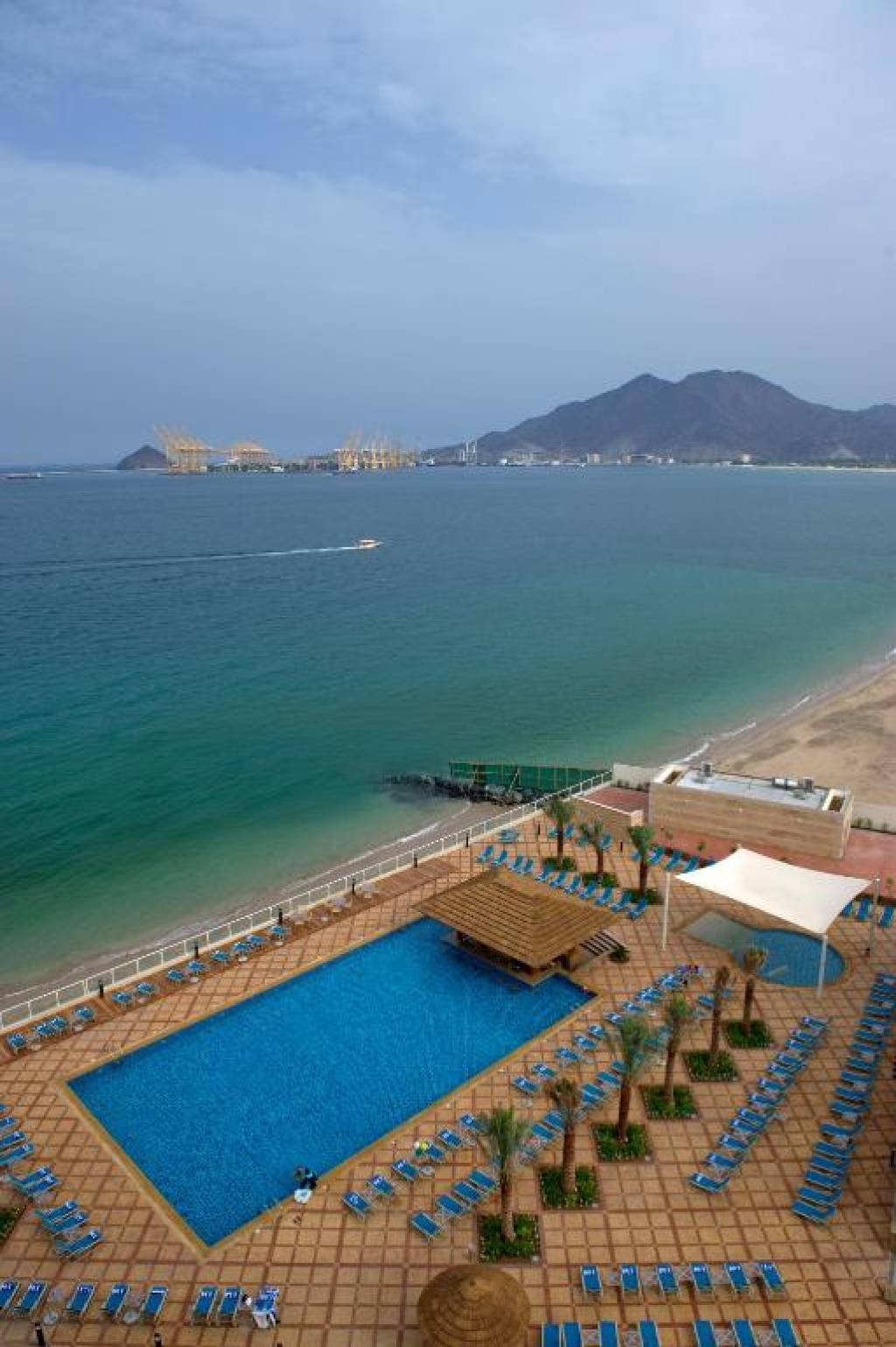 OCEANIC KHORFAKKAN RESORT & SPA 4★