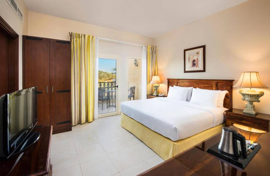 AL HAMRA VILLAGE HOTEL 4★