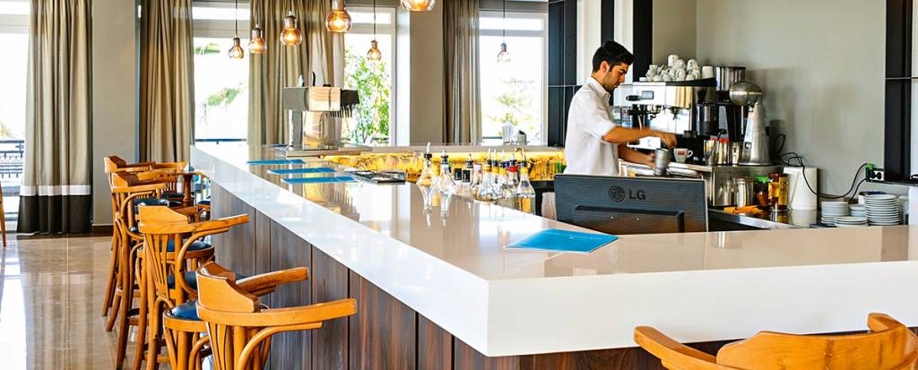 ALEXANDRA BEACH RESORT & SPA 4★