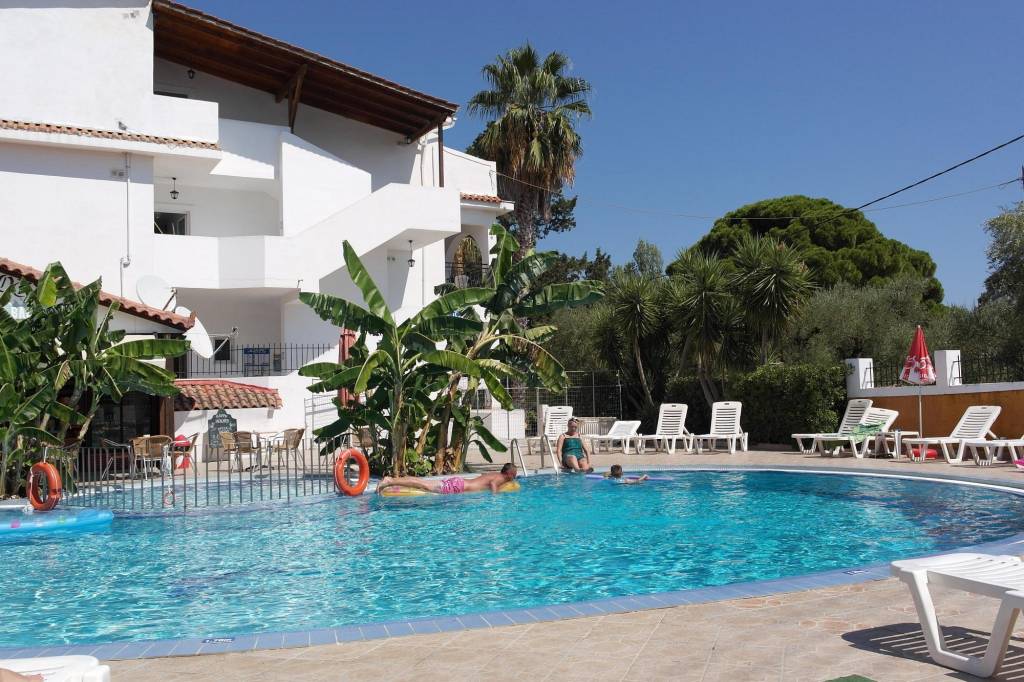 DIVINA STUDIOS 3★-_