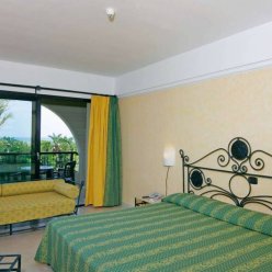 FIESTA HOTEL ATHENEE PALACE 4★